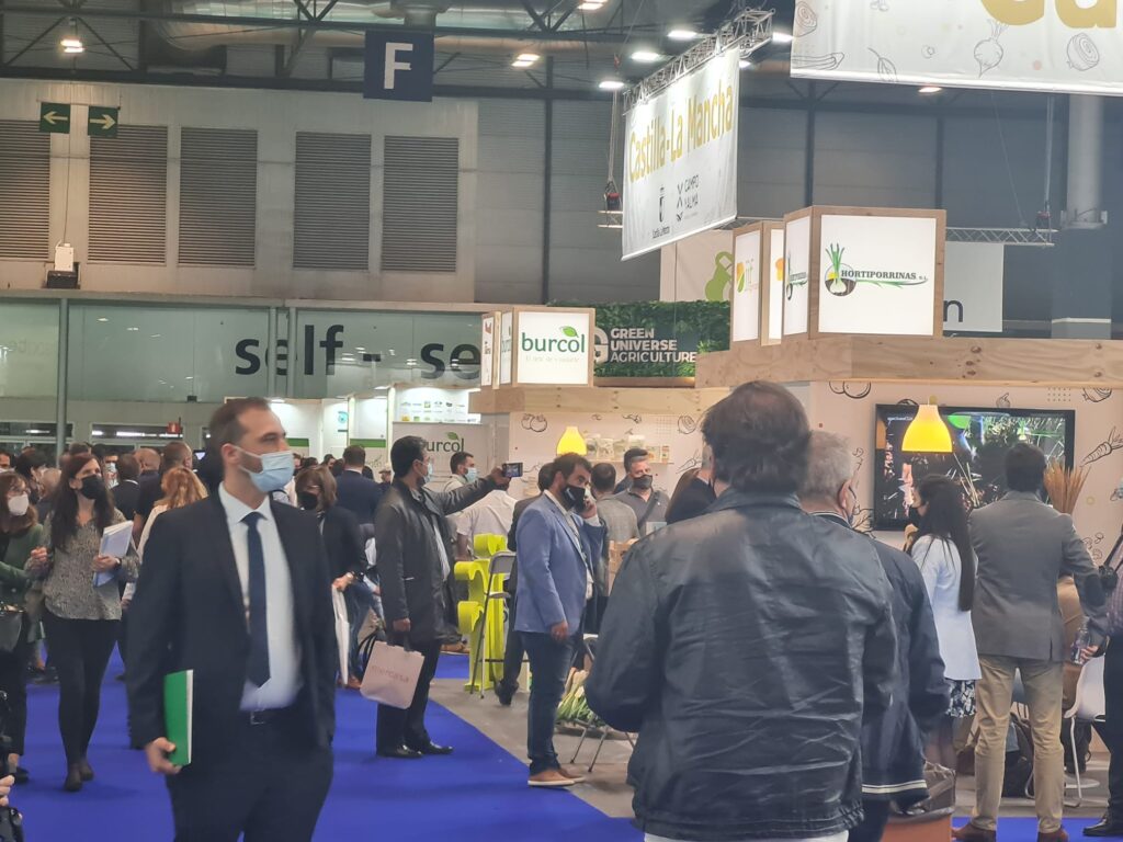 Fotografía de los pasillos de la Feria Fruit Attraction 2021 WhatsApp Image at min